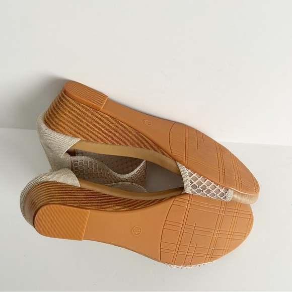 Chic Cream Open-Toe Sandals - Picture 9 of 10